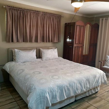 Rand Self-Catering Accommodation Carolina Bagian luar foto