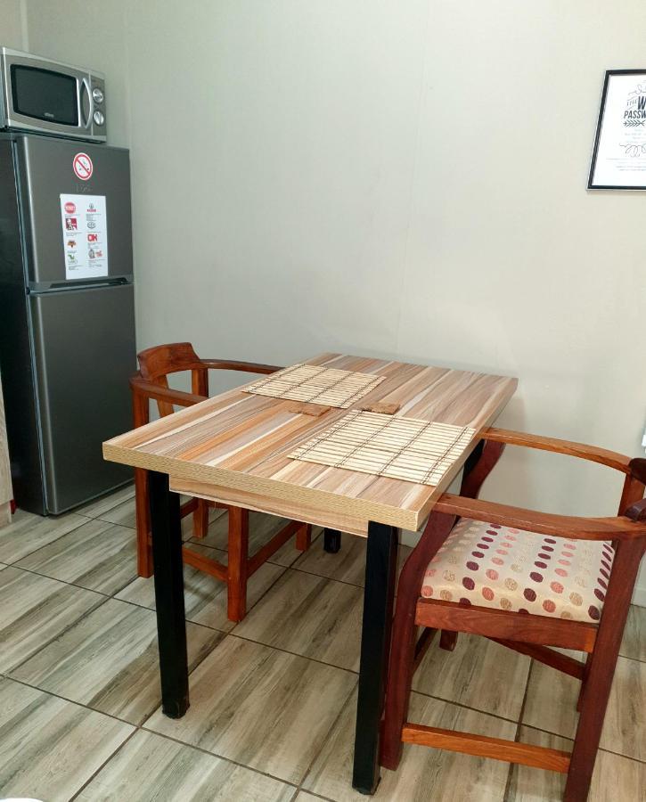 Rand Self-Catering Accommodation Carolina Bagian luar foto