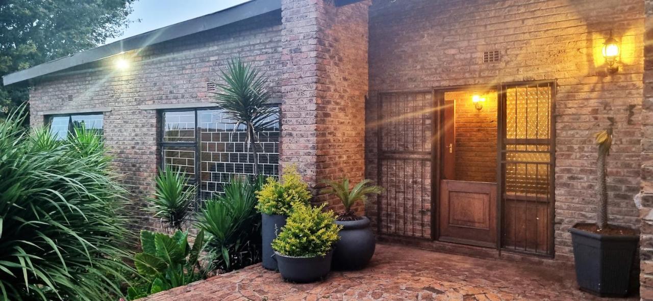 Rand Self-Catering Accommodation Carolina Bagian luar foto