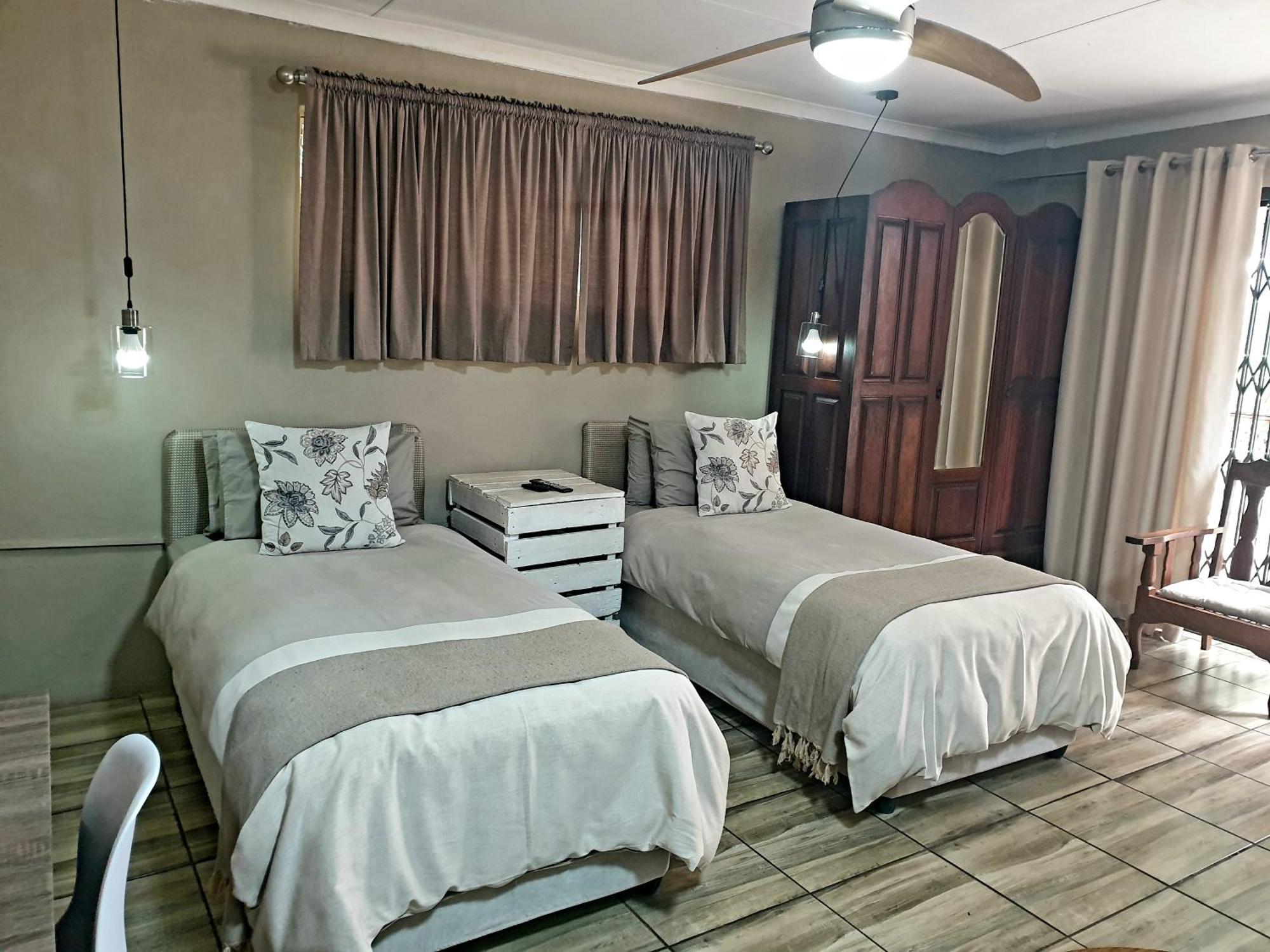 Rand Self-Catering Accommodation Carolina Bagian luar foto
